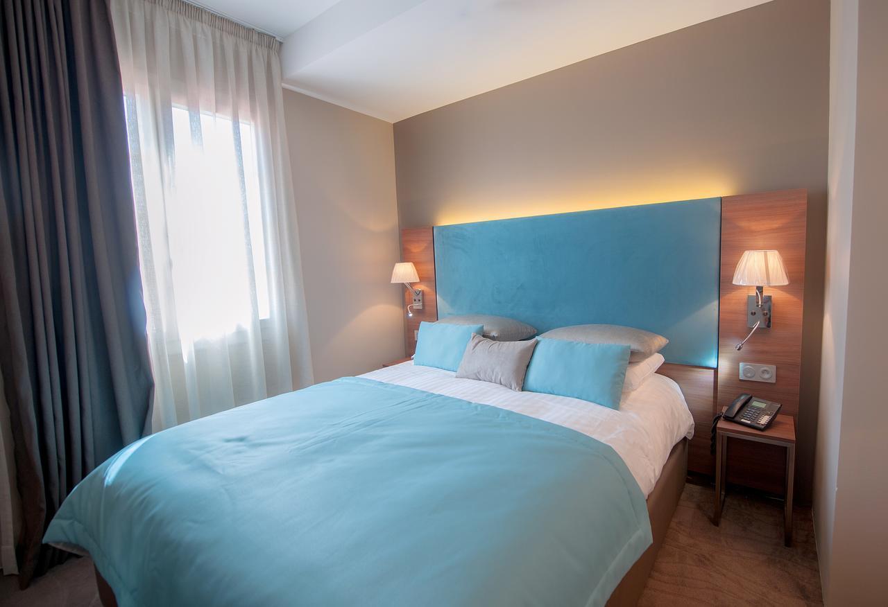 Hotel Lou Castelet Carros Luaran gambar