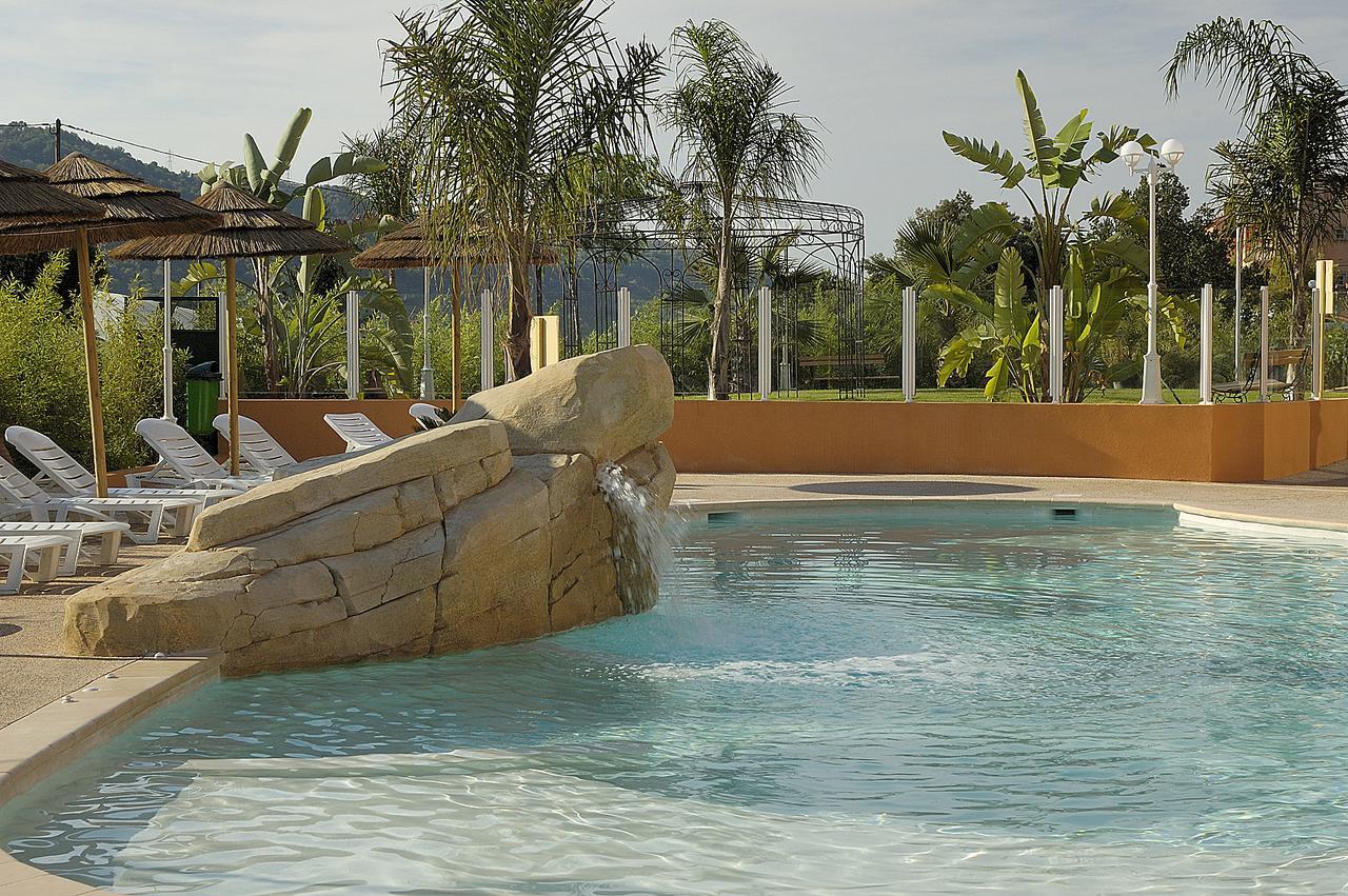 Hotel Lou Castelet Carros Luaran gambar