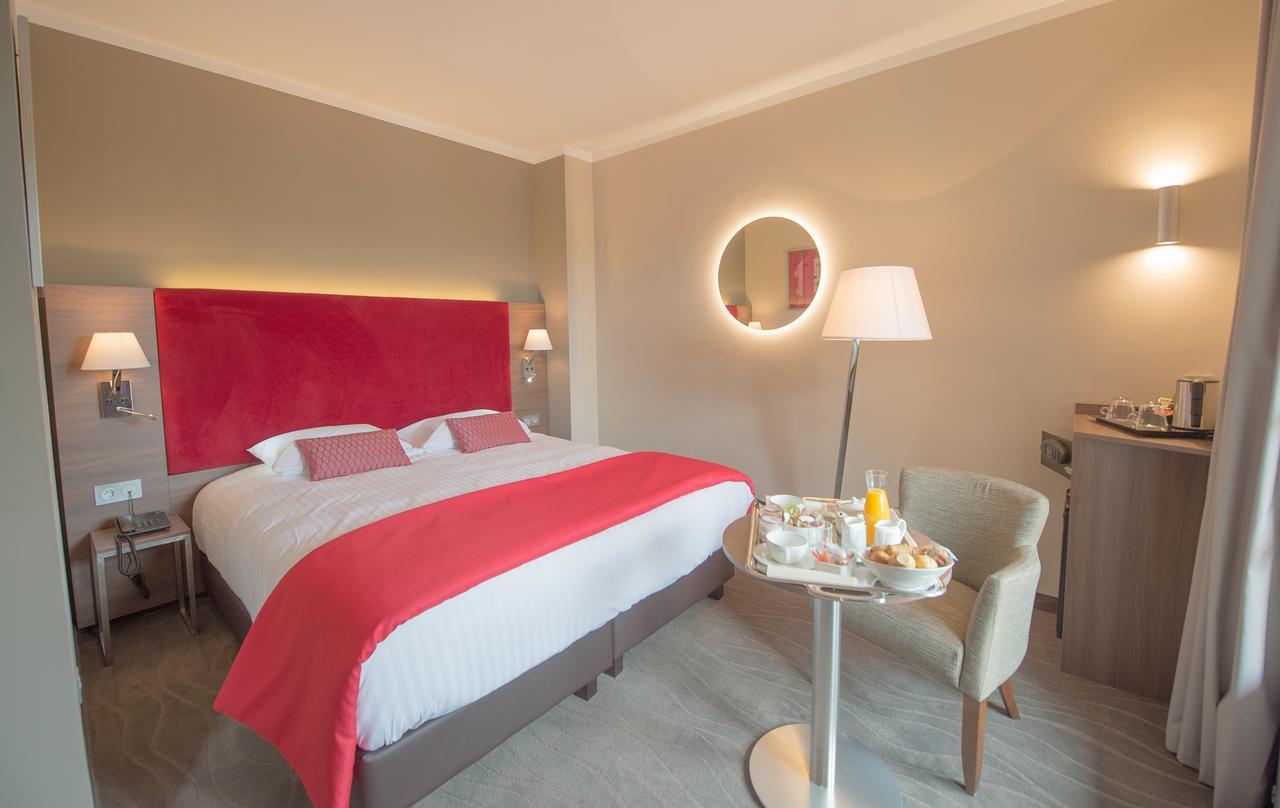 Hotel Lou Castelet Carros Luaran gambar