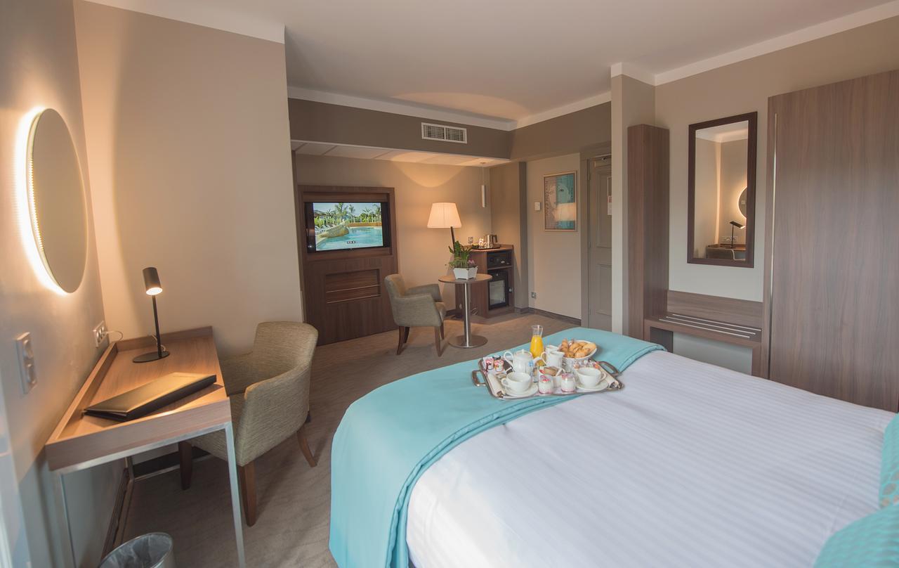 Hotel Lou Castelet Carros Luaran gambar