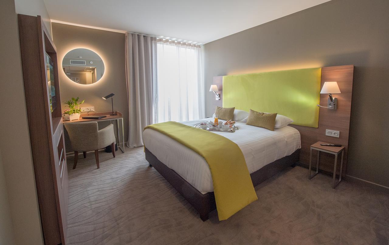 Hotel Lou Castelet Carros Luaran gambar